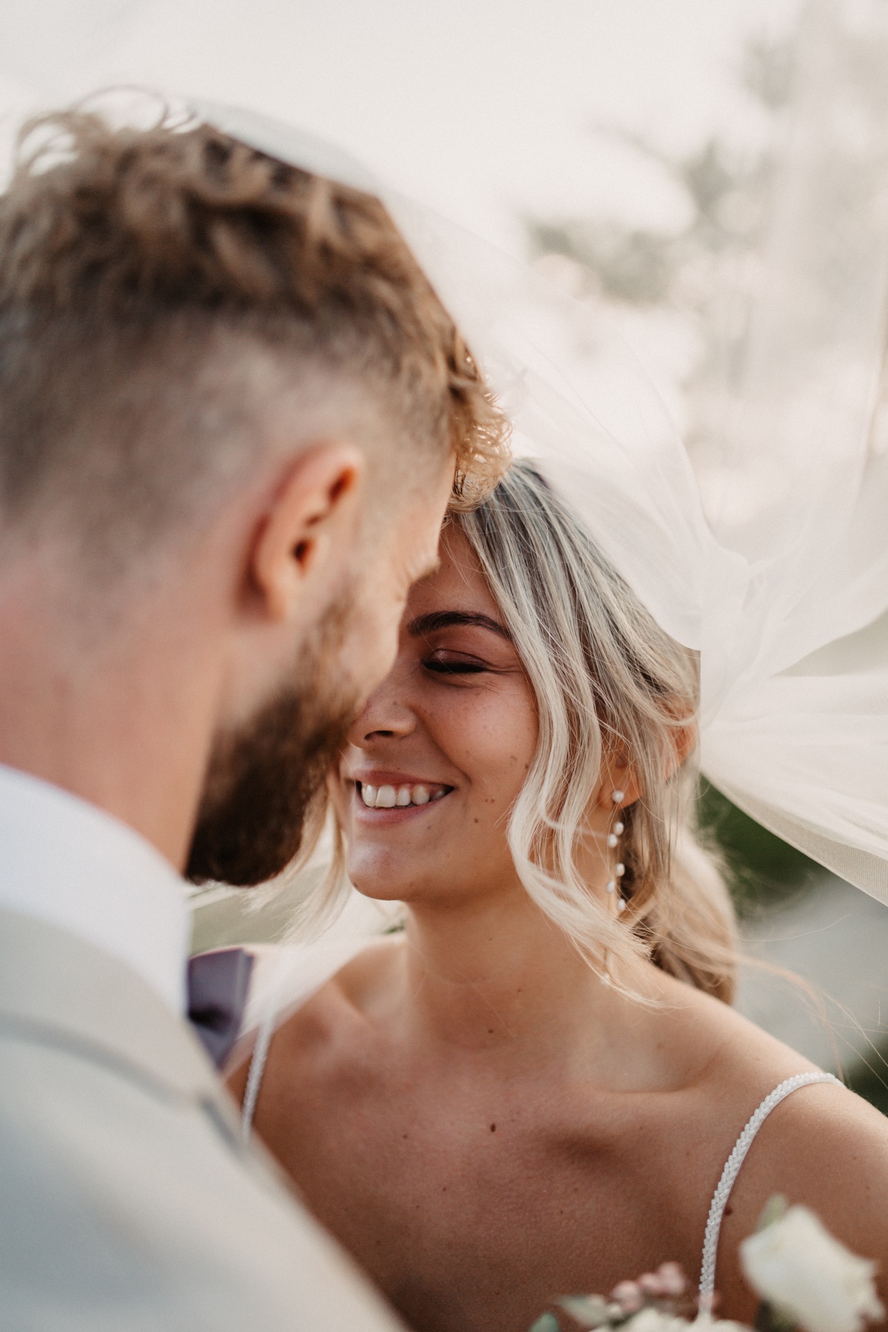 Melina & Noah – Schleier-Portrait
